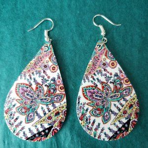 2/10$ NWOT Wood floral teardrop earrings